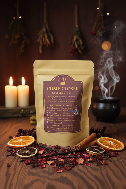 Clear 1.5 oz pouch of RiverSide Gypsy Come Closer botanical simmer pot blend