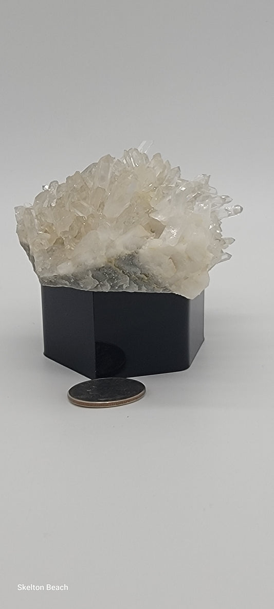 254G Natural Quartz Cluster – Clarity, Healing & Energy Amplification