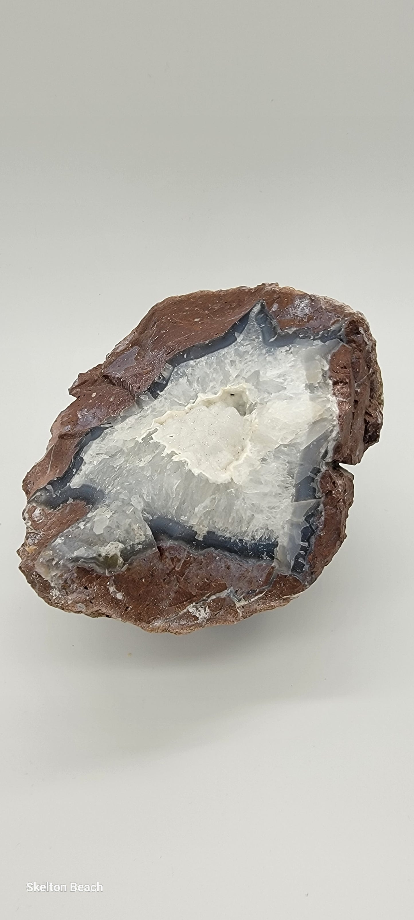 Stunning 1200g Thunder Egg: Natural Geological Marvel | 1200 grams