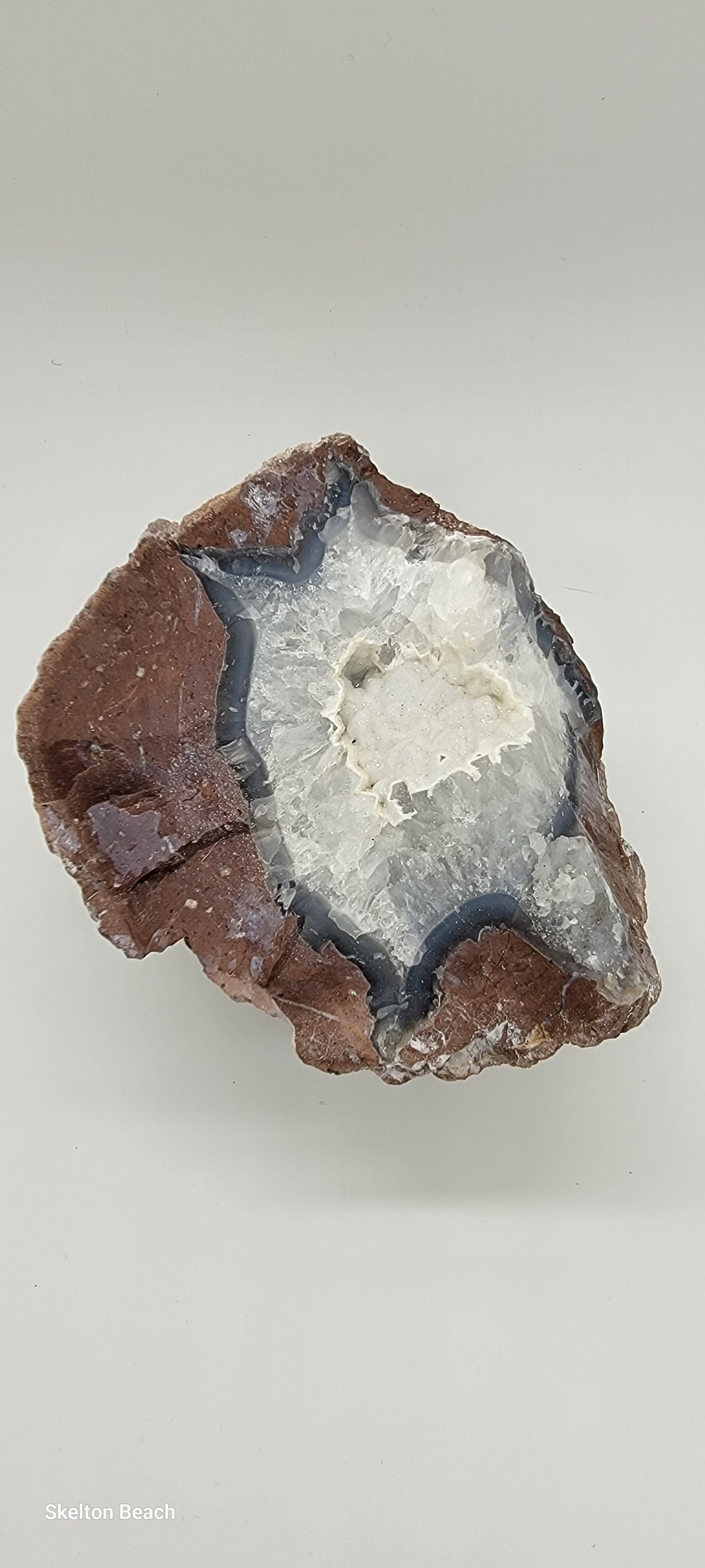 Stunning 1200g Thunder Egg: Natural Geological Marvel | 1200 grams